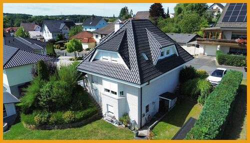 Hinteransicht - 5 Zimmer Einfamilienhaus zum Kaufen in Neukirchen