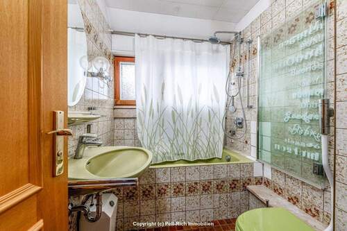 Badezimmer Hauptwohnung OG - 