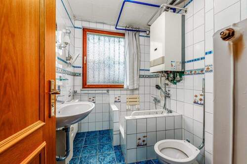 Badezimmer Einliegerwohnung EG - 