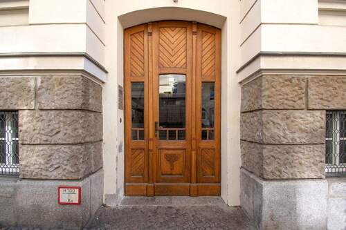 Hauseingang - Etagenwohnung mit 107,00 m&sup2; in Leipzig zum Kaufen