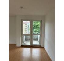 Zentral. Hell. Bezugsfertig - 3 Zimmer mit Balkon im Herzen der Stadt - Salzgitter Lebenstedt