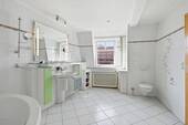 Badezimmer - DG - Maisonette-Wohnung - 