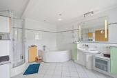 Badezimmer - DG - Maisonette-Wohnung - 