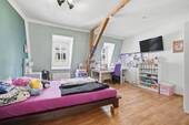 Schlafzimmer - DG - Maisonette-Wohnung.jpg - 