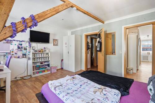 Schlafzimmer - DG - Maisonette-Wohnung (2).jpg - 
