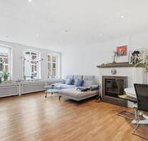 Stadthaus mit Charakter: Maisonette, Kamin & private Dachterrasse in 1A-Lage - Kevelaer