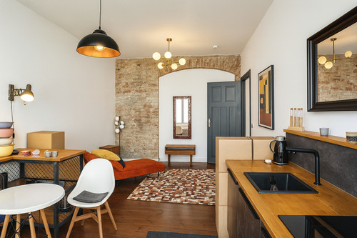 Offener Wohn-Essbereich 1 - Einziehen & Wohlfühlen! Stilvoll möbliertes City-Apartment