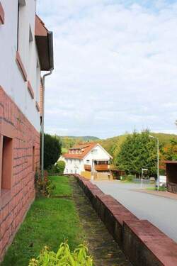 Vorgarten.JPG - Einfamilienhaus mit 140,00 m² in Wald-Michelbach zum Kaufen