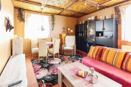 Wohnzimmer - 4 Zimmer Einfamilienhaus in Ronneburg