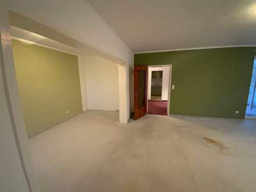 Blick vom Wohnzimmer in den Eingangs-Flur - 