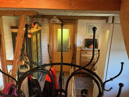 Flur EG / Tür zum Bad - 