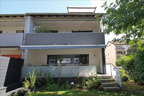 Rückanscht des Hauses mit Gartenzugang - 