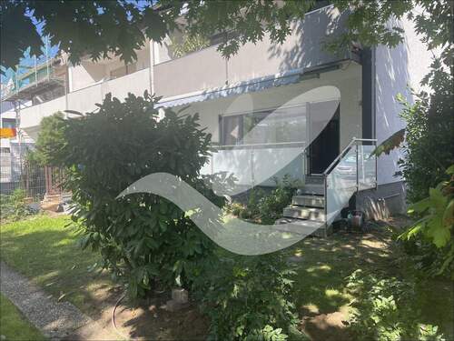 AEC8A4FF-C8B7-4521-B51D-E1324AFBAF8A - 