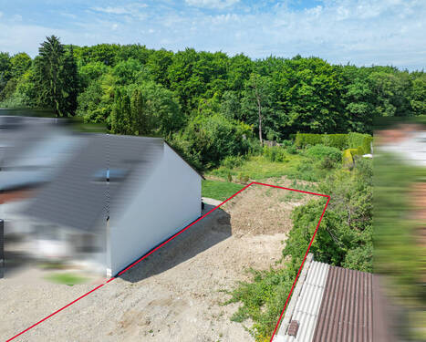 Nachbarhaus bereits fertig - 