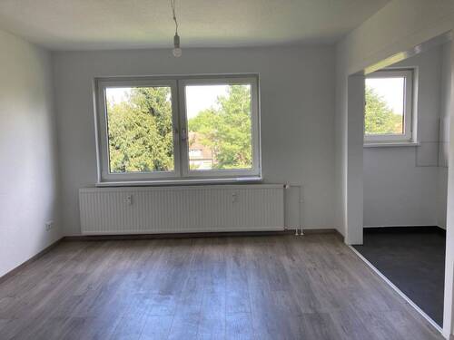 Wohnzimmer - Helle, frisch sanierte Wohnung - Perfektes Zuhause für Singles