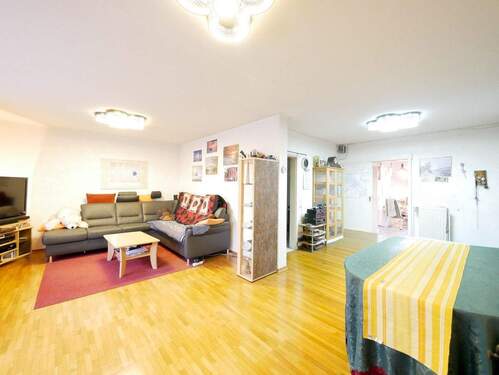 Wohn- und Esszimmer - 