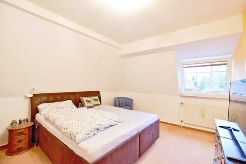 Schlafzimmer 1 (DG) - 