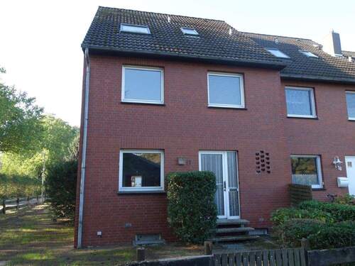 Straßenansicht - 5 Zimmer Reihenendhaus in Diepholz