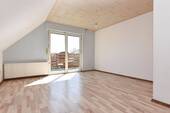 Kind 2 mit Zugang zum Balkon - 