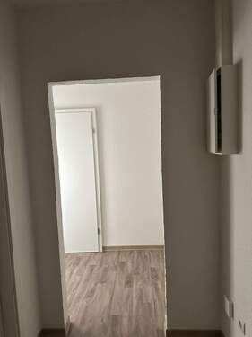 Flur - 2 Zimmer Etagenwohnung in Bitterfeld-Wolfen