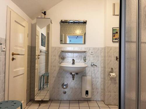 Duschbad mit Abstellraum - 