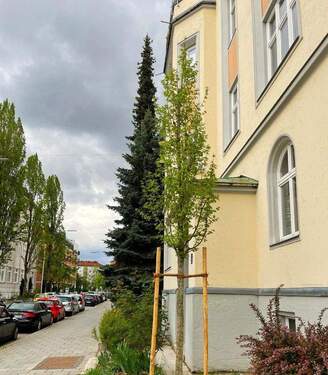 Ansicht Haus - 3 Zimmer Etagenwohnung zum Kaufen in München