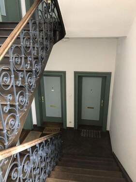 Treppenhaus - Etagenwohnung mit 98,00 m² in München zum Kaufen