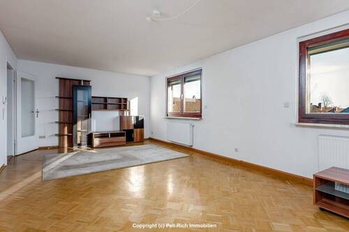 Wohnzimmer - 3 Zimmer Etagenwohnung zum Kaufen in Karlsruhe