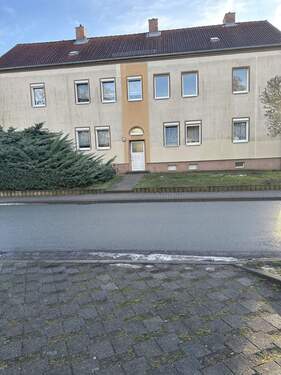Gebäudeansicht.jpg - Eigentumswohnung in der Bitterfelder-Anhaltsiedlung zu verkaufen