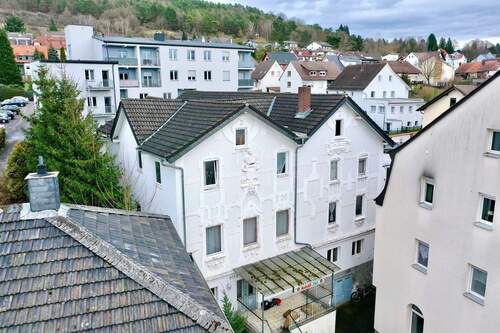 Blick auf Hotel - Ehemaliges Hotel mit gesicherten Mieteinnahmen
