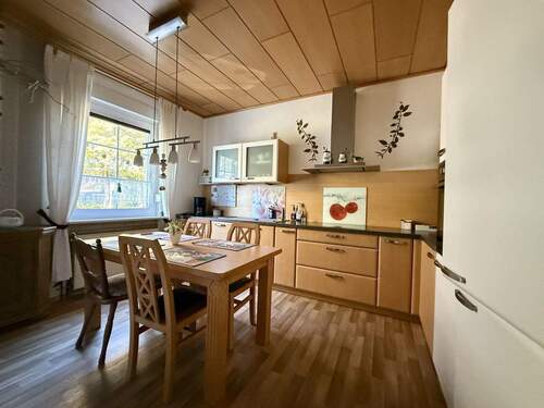 Küche mit Blick zur Straße - 