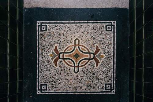 Mosaik im Treppenhaus - 