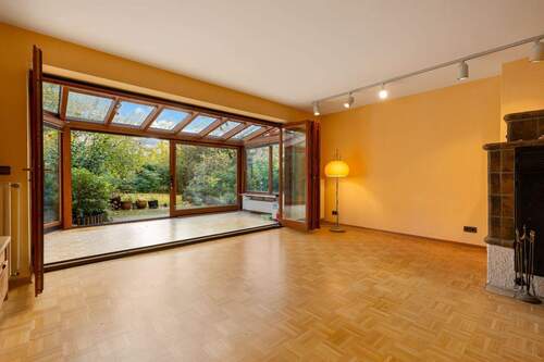 Wohnzimmer mit Wintergarten - Reihenendhaus mit 130,00 m&sup2; in Hamburg zum Kaufen