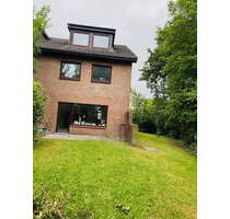 Bad Bramstedt Grosses Endreihenhaus 150 qm WFL 6 Zi. 2 Bäder, GWC, EBK, Keller, Grd 505 qm