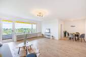 Wohnzimmer - Wohlfühlen in Wald: Lichtdurchflutete 3,5-Zimmer-Wohnung mit moderner Küche - provisionsfrei!