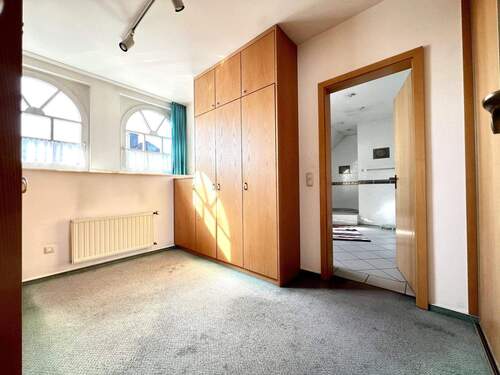 Ankleide zwischen Bad und Schlafzimmer - 