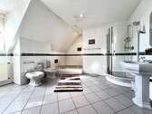 Bad am Elternschlafzimmer - 
