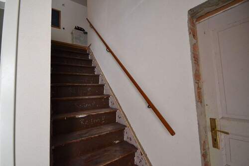 Treppe ins Obergeschoss - 