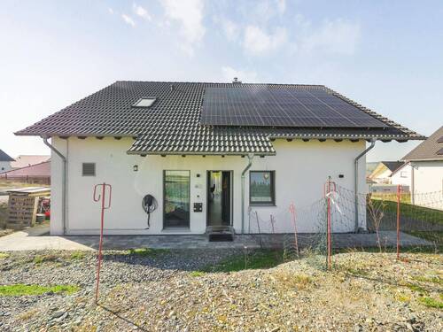 Eingangsseite - 6 Zimmer Einfamilienhaus in Weilmünster