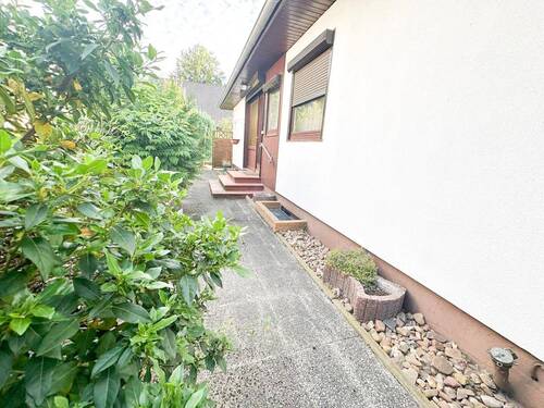 Seitenzugang - 6 Zimmer Einfamilienhaus in Achim