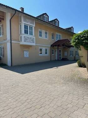 Hausansicht vorne.jpg - 5 Zimmer Büro in Bernau am Chiemsee