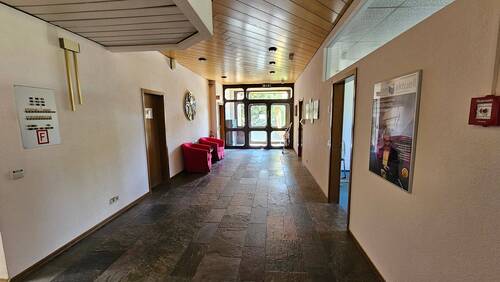 Eingangsbereich.jpg - Büro mit 736,00 m&sup2; in Freiburg im Breisgau zur Miete