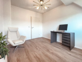 Büro (Möbiliert) - 