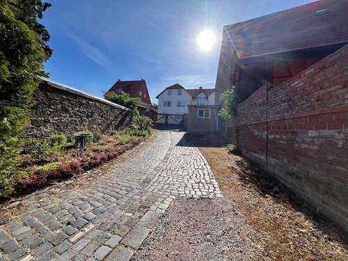 004020156800_302_353_08082025231631156 - 