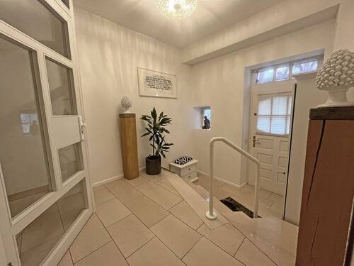 Eingangsbereich - Einfamilienhaus mit 192,00 m² in Weinheim zum Kaufen