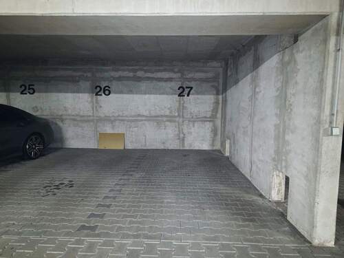 Tiefgaragenstellplatz - 