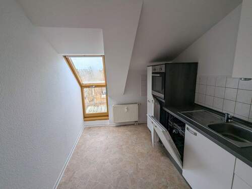 PXL_20251208_132638193.MP - Dachgeschoss + zzgl. EBK *** !!! Bad mit Fenster Balkon an der Küche !