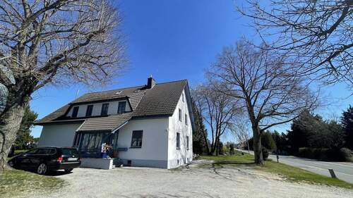 Außenansicht - Mehrfamilienhaus, Wohnhaus mit 236,00 m&sup2; in Ohorn zum Kaufen