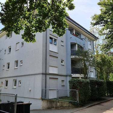 Gebäudeansicht - 3 Zimmer Etagenwohnung in Dresden