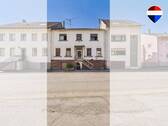 REMAX Immobilien DeLux Zweifamilienhaus Frontansicht Völklingen Mark Borowicz - Ideal für Handwerker - Zweifamilienhaus mit großem Sanierungspotenzial in Völklingen